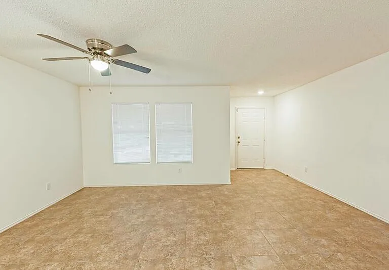 2508 Clear Brook Dr — Photo 4