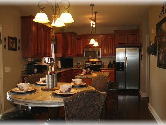 3rd image of 1118 Rhonda Dr