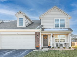 674 Boathouse Rd, Pingree Grove, IL 60140