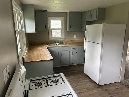 2405 N River Blvd — Photo 6