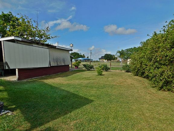 3rd image of 518 Alamo Beach Ave