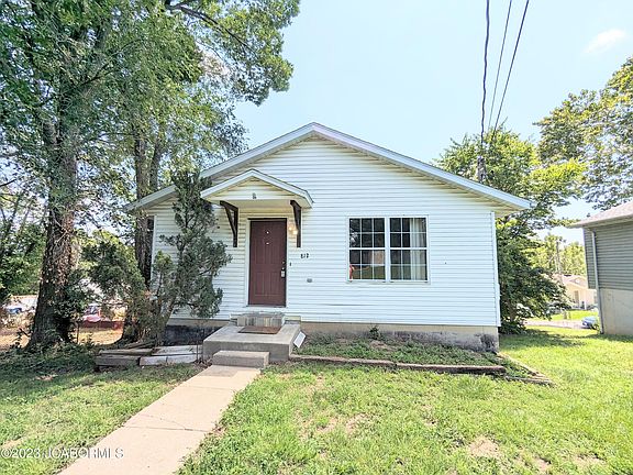 2nd image of 812 Montana St