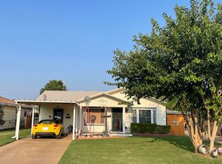 1008 Travis St, Plainview, TX 79072