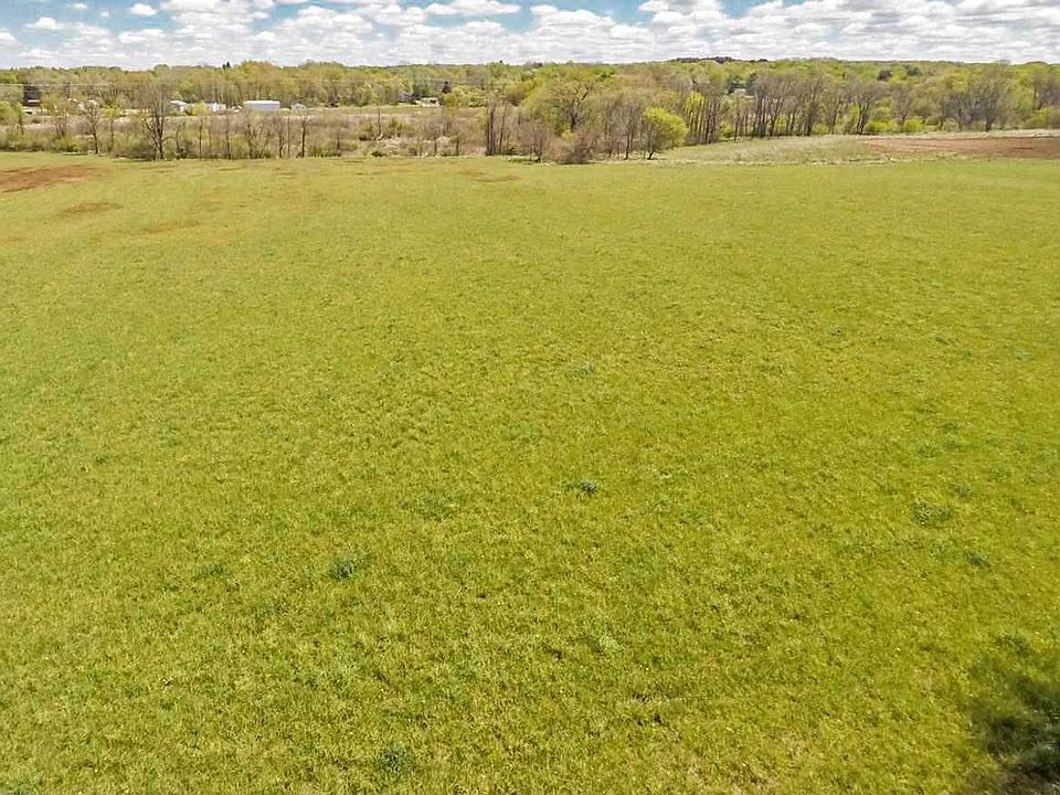 2nd image of 9495 Brook Ln