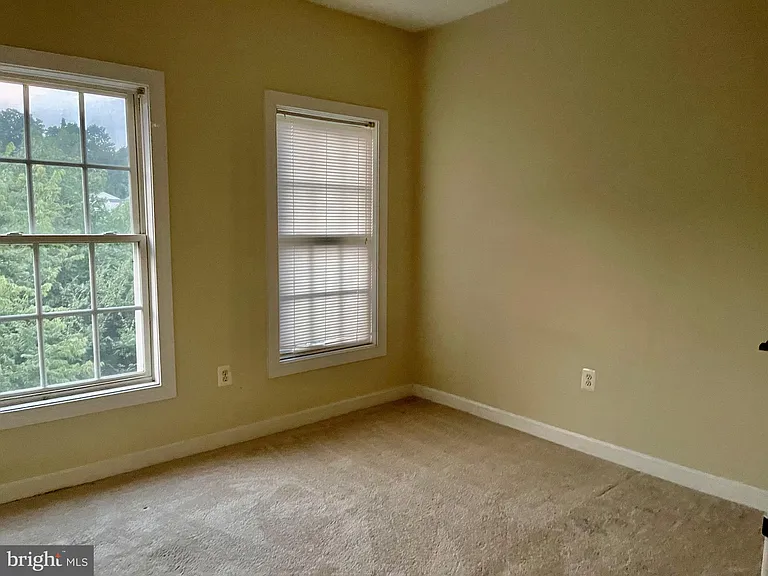 12402 Falconbridge Dr — Photo 13