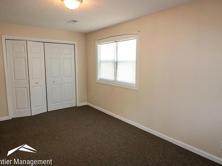 906 Osage — Photo 7