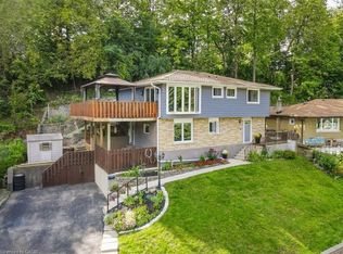 22 Dundonald Rd, Cambridge, ON N1S 3H3