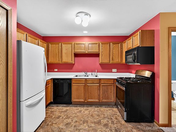 5th image of 490 Westwood Ct APT D