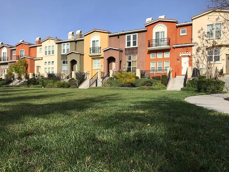 353 Esfahan Ct — Photo 6