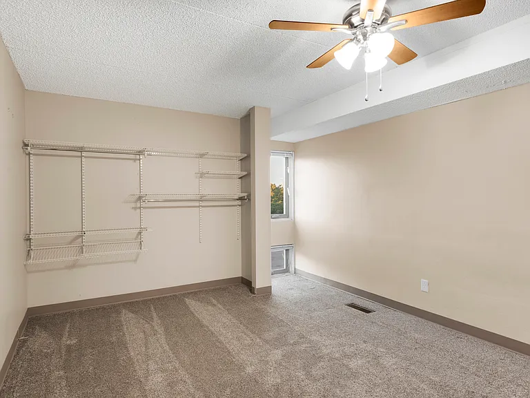 Oakwood Apartments — Photo 47
