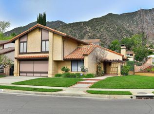3755 Valley Lights Dr, Pasadena, CA 91107