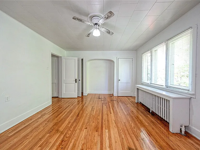 565 Ardmore Blvd — Photo 22