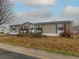 2034 Lancelot Ln, North Mankato, MN 56003
