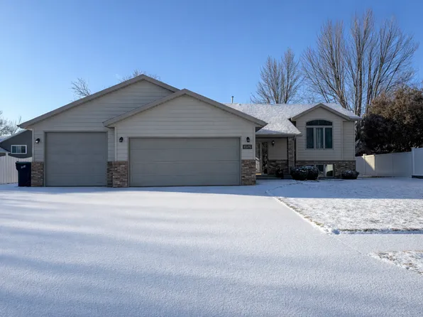 449 Napa Loop, Bismarck, ND 58504
