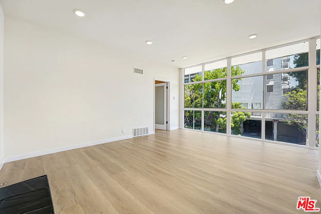 Building Photo - 8903 Harratt St #D