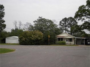 645 N Holland St, Bellville, TX 77418
