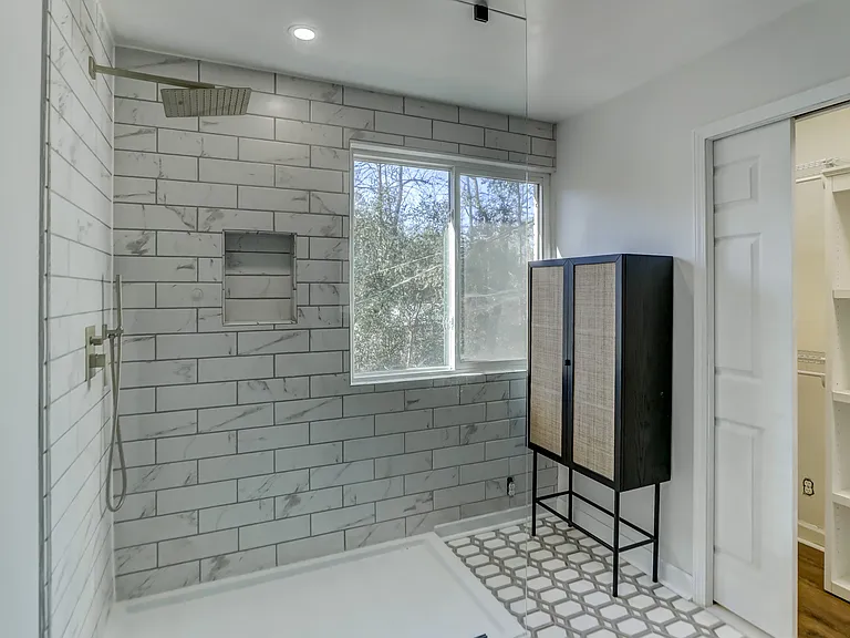 3325 Eastwood Dr — Photo 32