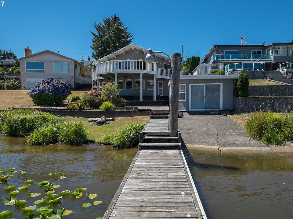 1st image of 3456 NE Yacht Ave