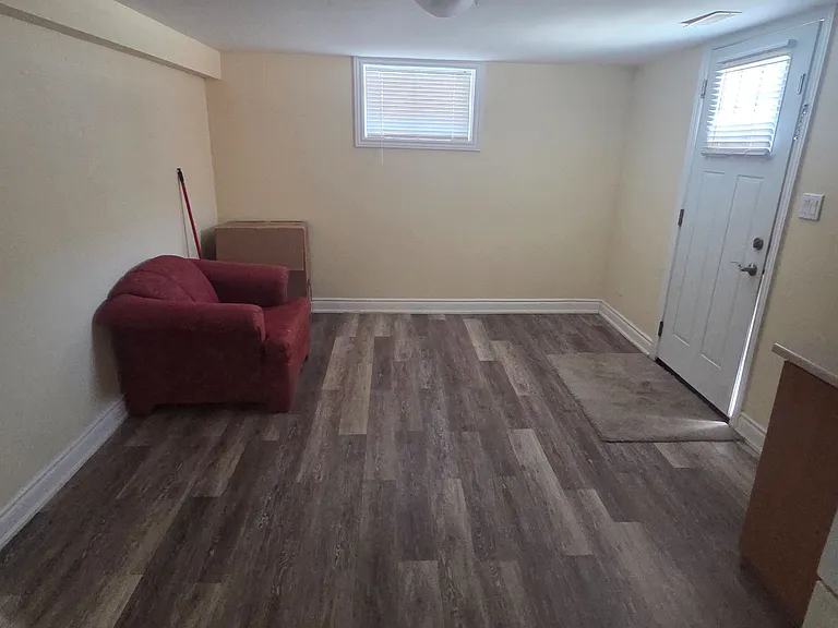 6 Sterne Ave — Photo 3