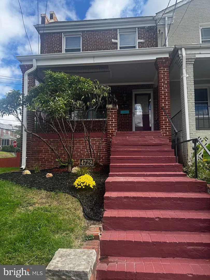 3 bed, 2.0 bath, 1678 sqft, $3,500 — Photo 2