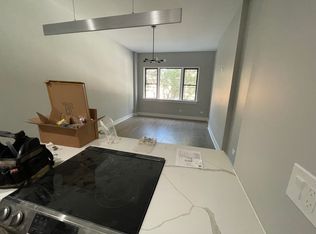 1423 N Dearborn St #303, Chicago, IL 60610
