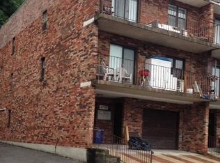 67-01 242nd St #20B, Little Neck, NY 11362