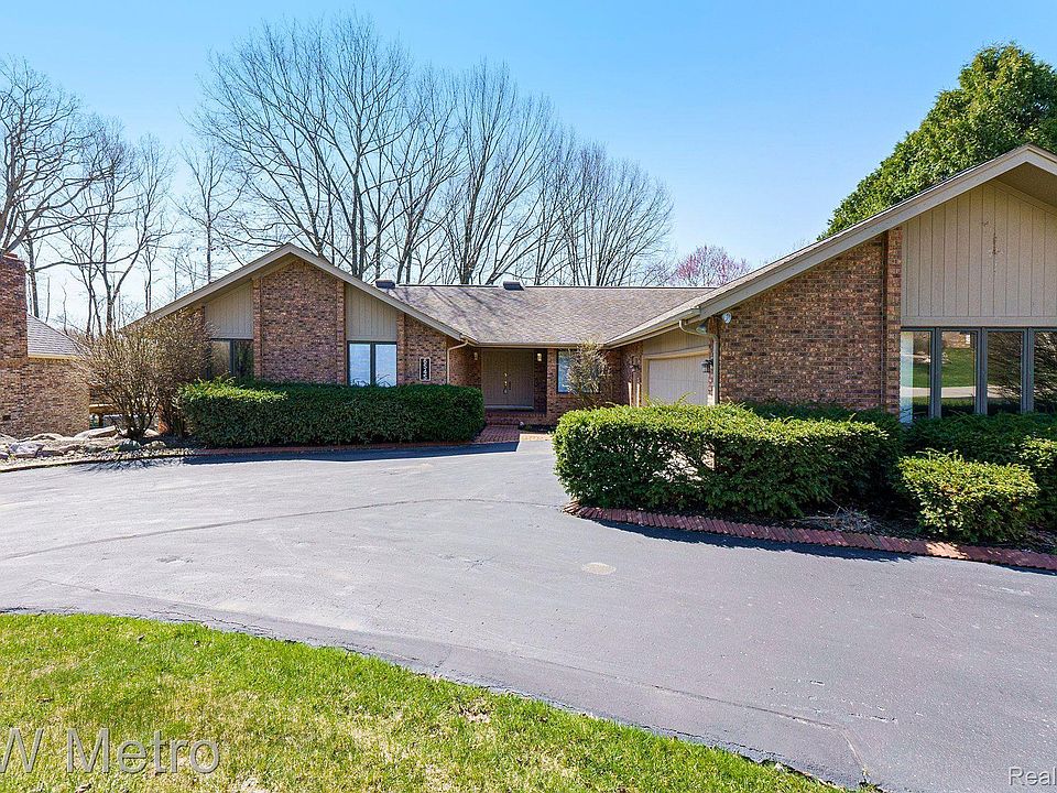 1st image of 6545 Park Valley Dr