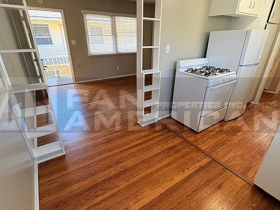 5th image of 335 S Los Robles Ave #T