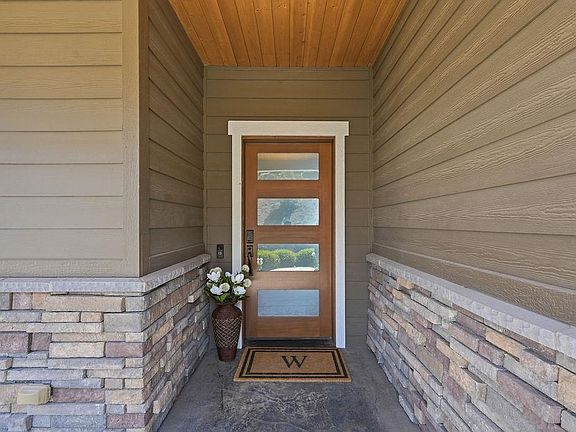 4th image of 1211 E Quartz Ln