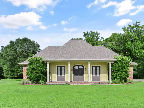 160 Samantha Dr, Thibodaux, LA 70301