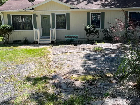 308 Coach Rd, Tobyhanna, PA 18466