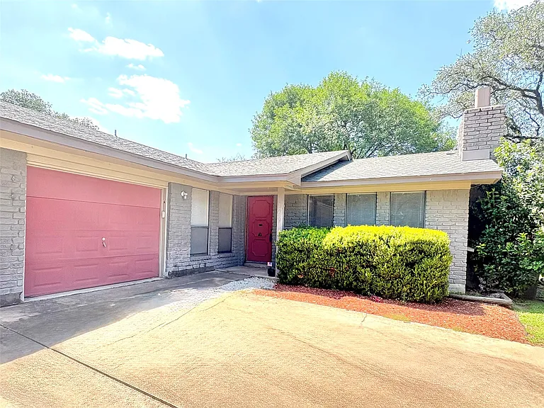 1212 Leander Rd #A — Photo 2