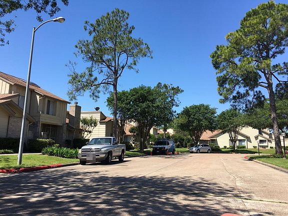 5th image of 2928 Meadowgrass Ln #15/153