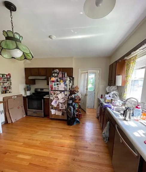 43 Lincoln St — Photo 2