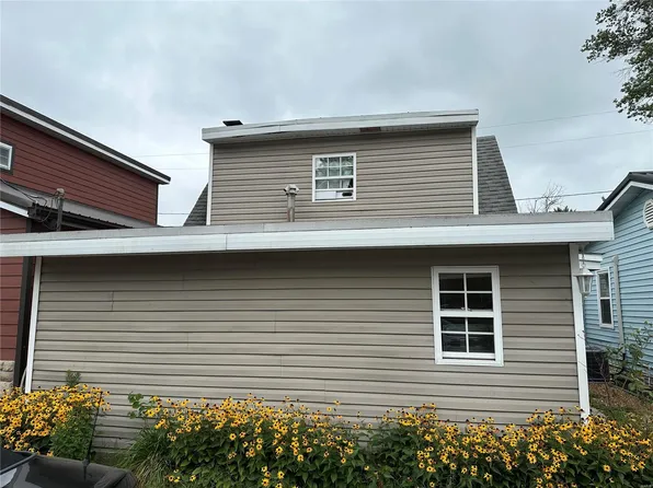 10 Fairway Dr, Sparta, IL 62286