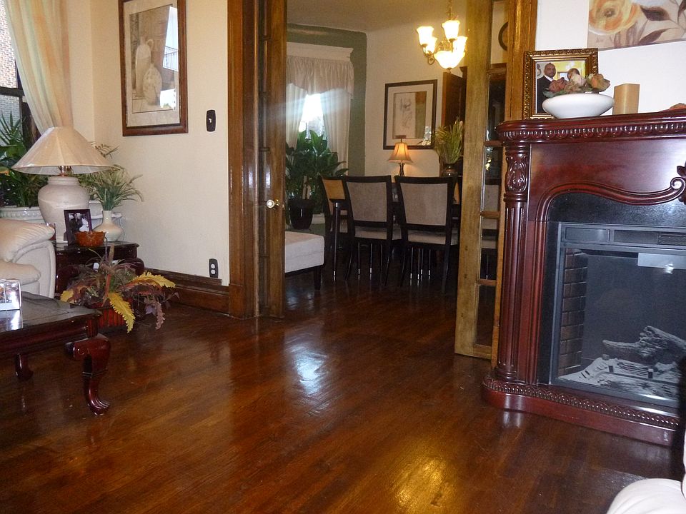 1st image of 4550 S Prairie Ave #3
