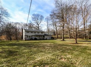 41 Cobblers Hill Rd, Trumbull, CT 06611