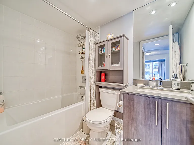 400 Adelaide St E #510 — Photo 14