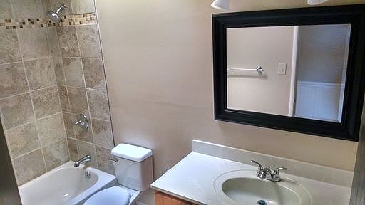 3rd image of 6025 Wenk Ave