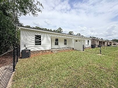 3rd image of 315 Cindy Ln