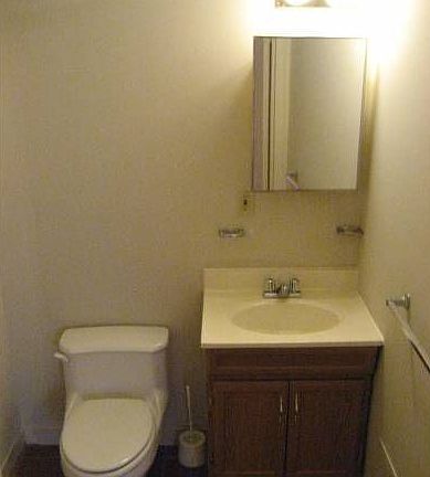 5th image of 825 E 161st St