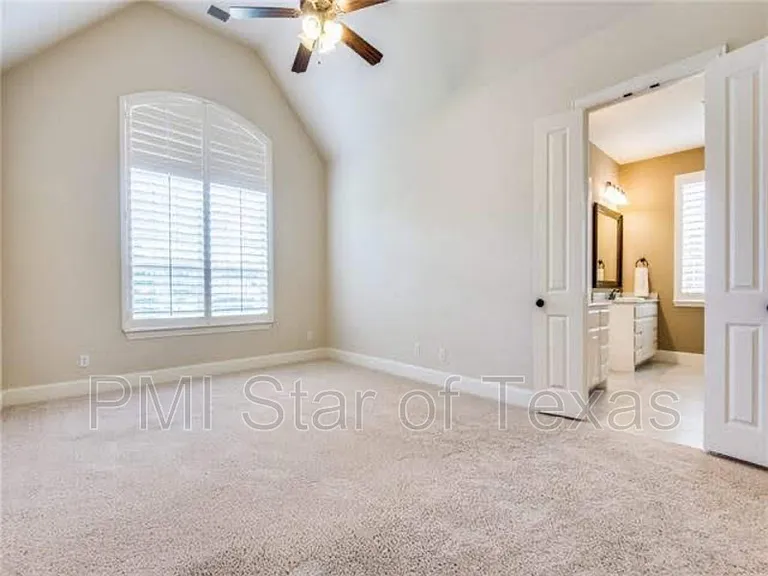 7509 Rockyford Dr — Photo 13