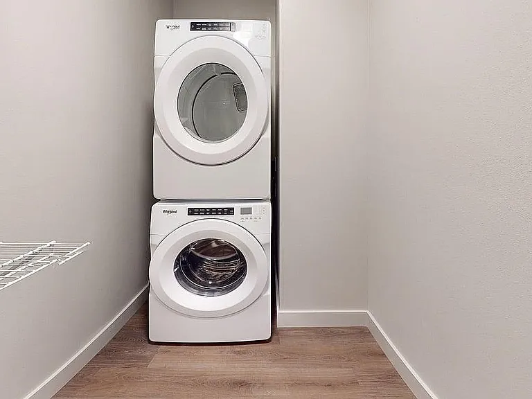 Studio - Unit 403 - Closet + Laundry
