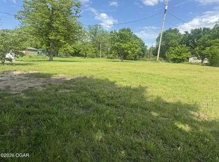 141 E White St, Granby, MO 64844
