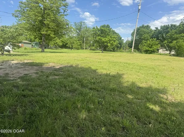 141 E White St, Granby, MO 64844