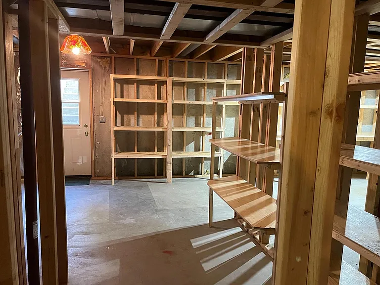 203 Byfield Rd — Photo 20