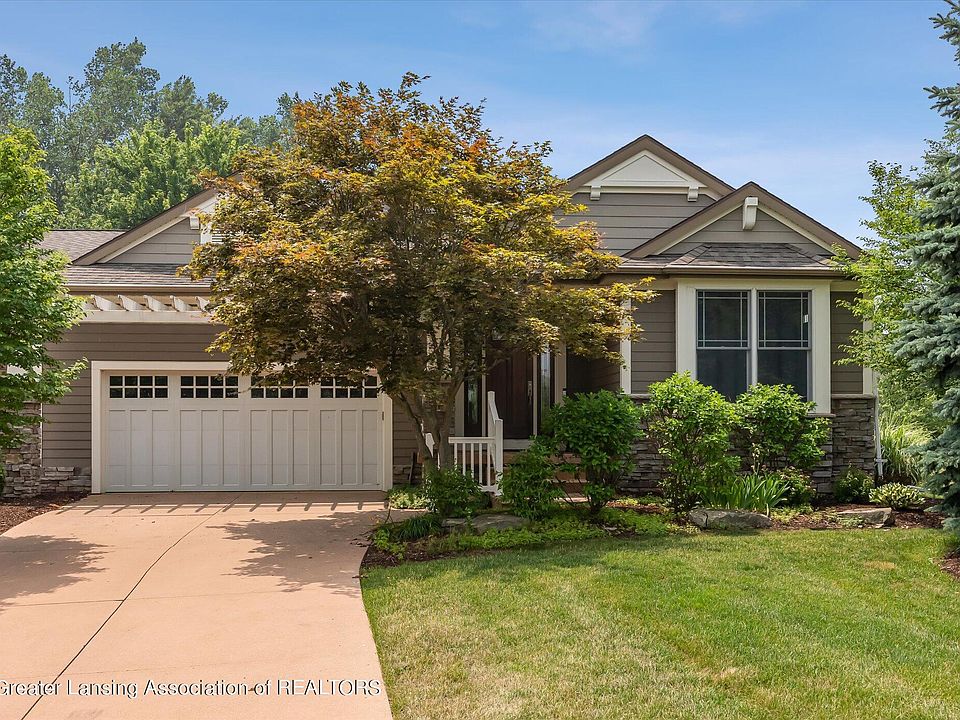 1st image of 589 Aquila Dr