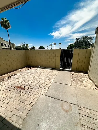 5861 N 48th Ave Photo 1