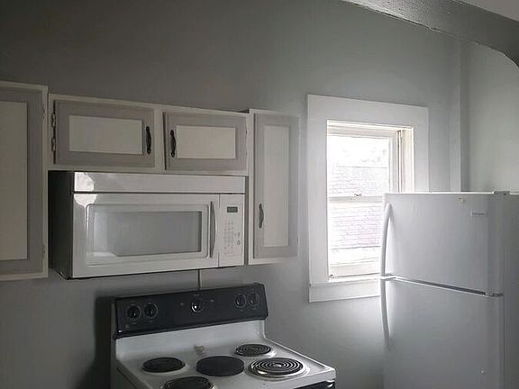 3rd image of 609 McKinney Ave APT 2