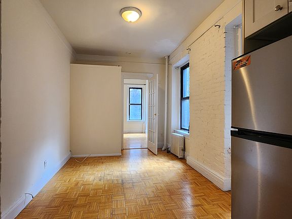 3rd image of 312 E 93rd St APT 1E